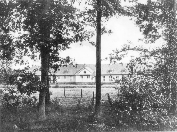 1935