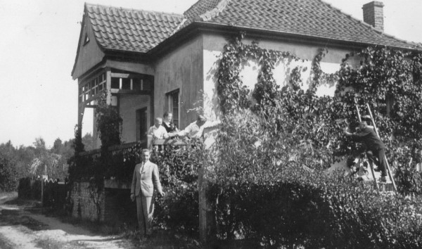 1935