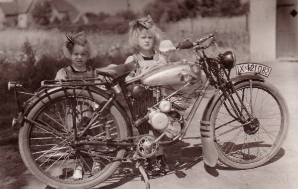 1938