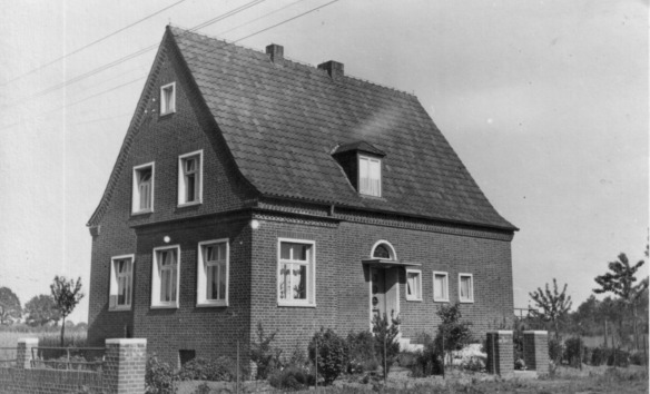 1935