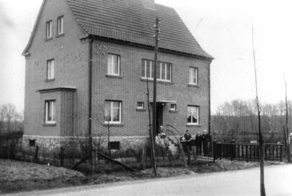 1936