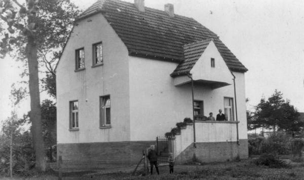1929