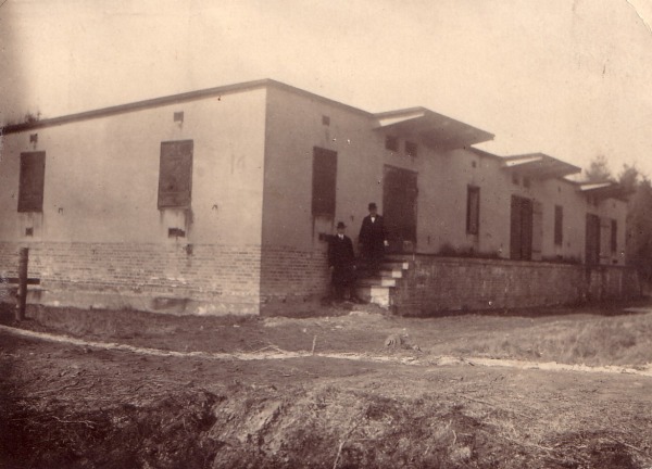 1928