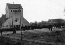 1945